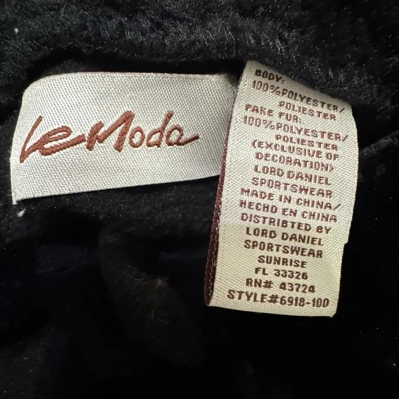 LeModa Black Faux Fur-Trimmed Cape - Picture 4 of 5